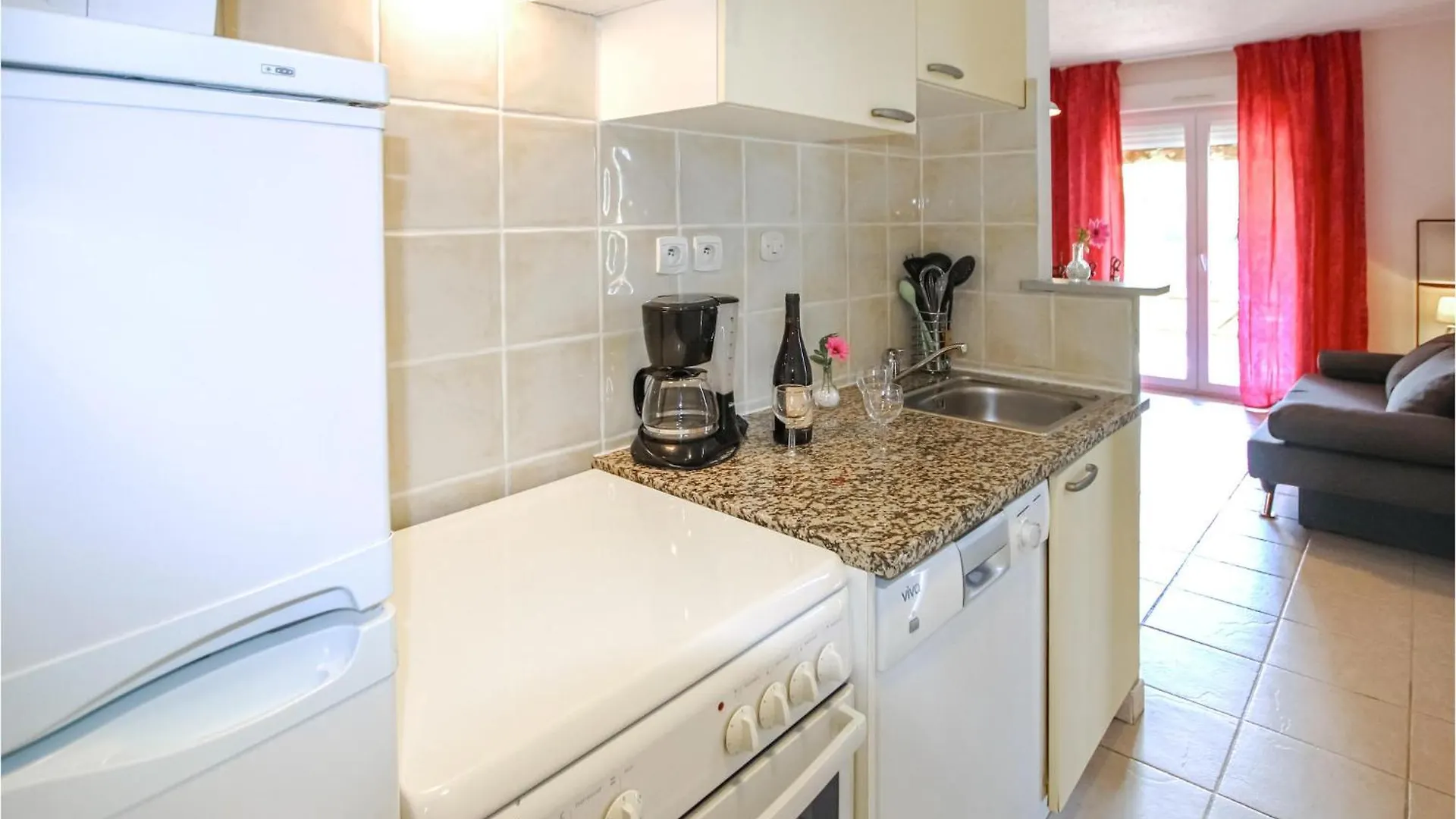 Pet Friendly Home In Grospierres With Kitchen 0*,  Frankrijk